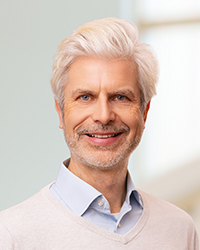 Portrait 2 2025 Volker Wiciok UWH ONLINE.jpg